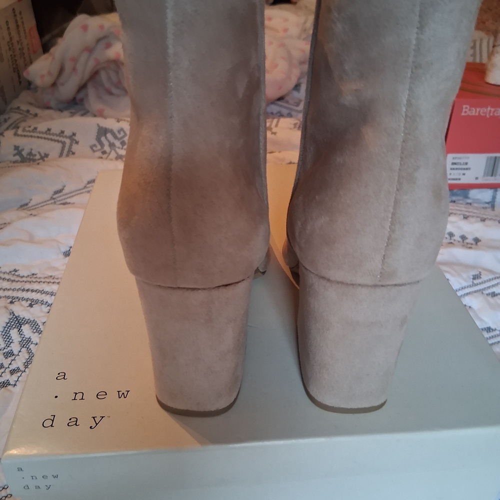 Women's Tan Ankle Boots - Picture 8 of 8